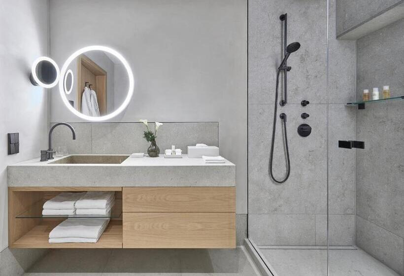 سوییت جونیور لوکس, Weisses Roessl