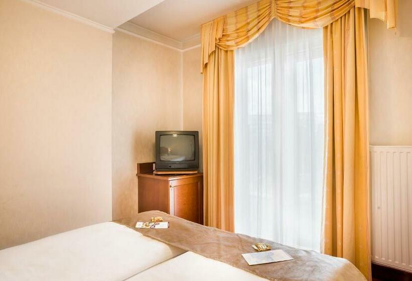 اتاق استاندارد سه نفره, Select Hotel Prinz Eugen Wien