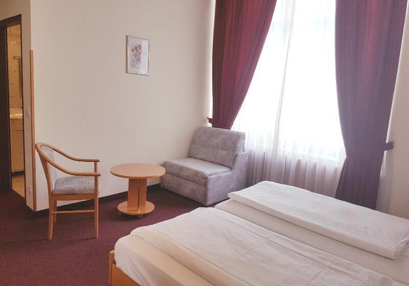 수피리어 룸, Haydn