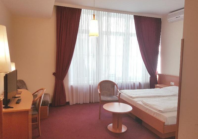 수피리어 룸, Haydn