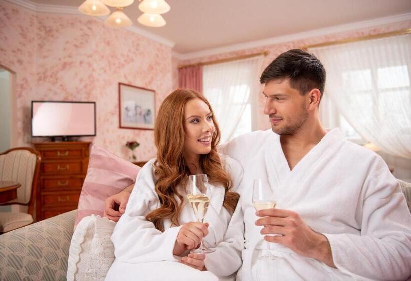 جناح, Schlosshotel Rosenau Superior