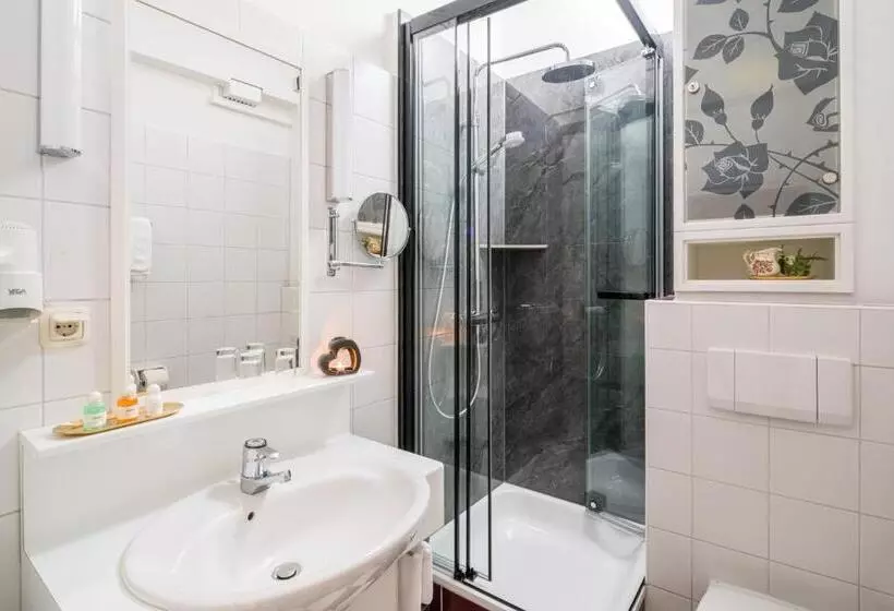 コンフォートルーム, Schlosshotel Rosenau Superior