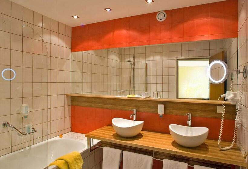 Quarto Estandar Vista Lago, Seehotel Engstler