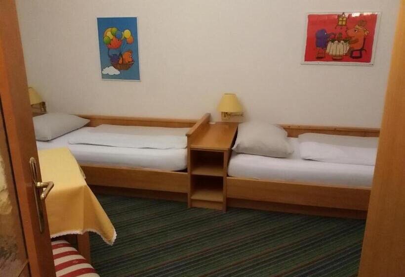 חדר משפחתי, Seehotel Engstler