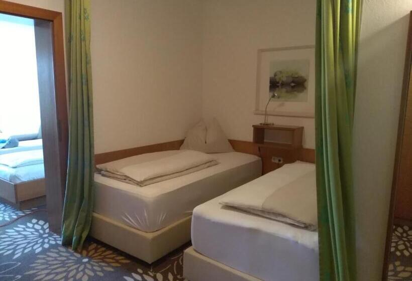 اتاق خانوادگی, Seehotel Engstler