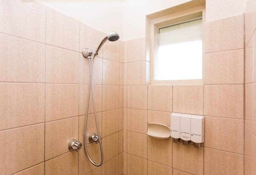 1ベッドルームアパートメント, Sleepwell Motel