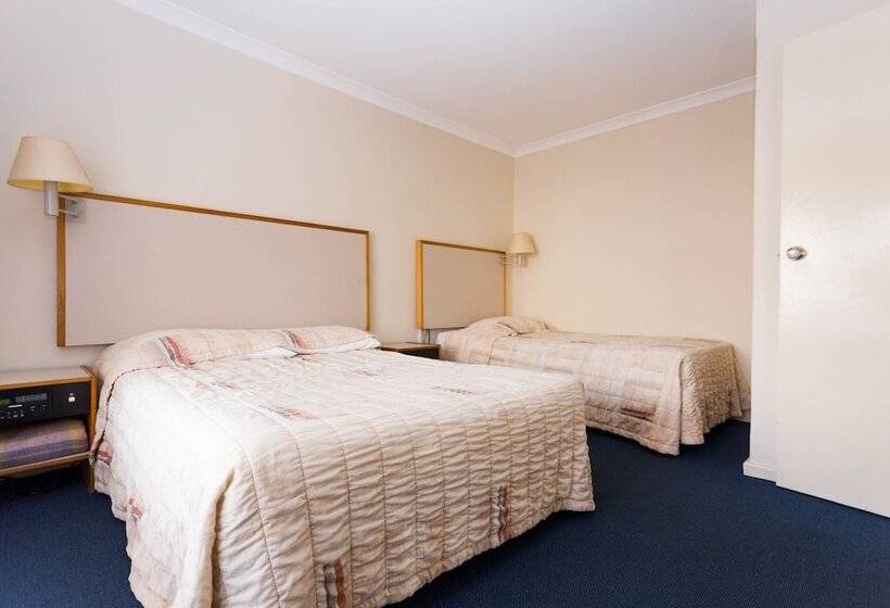 3ベッドルームアパートメント, Sleepwell Motel