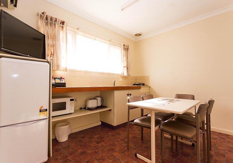 スタンダードルーム, Sleepwell Motel