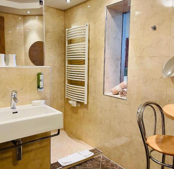 سوئیت جونیور با چشمانداز کوهستان, Wellness Und Familienhotel Egger