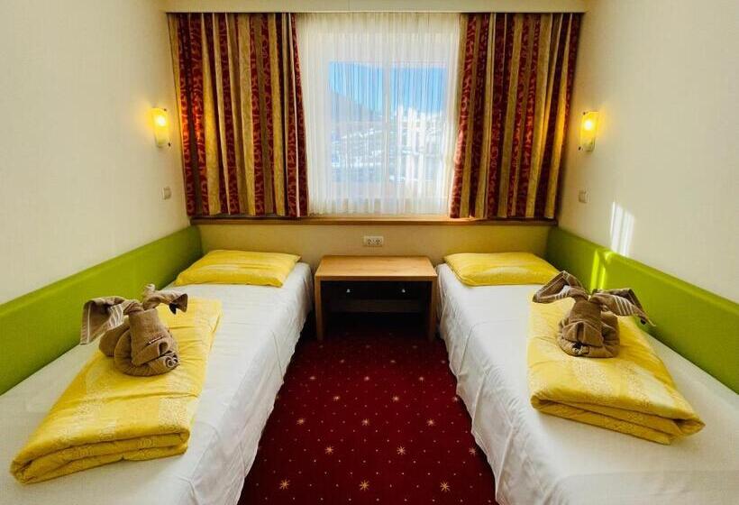 سوییت خانوادگی, Wellness Und Familienhotel Egger