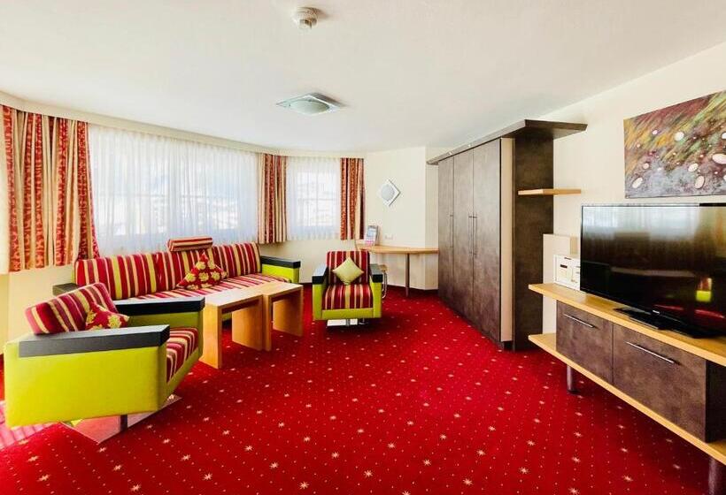 سوییت خانوادگی, Wellness Und Familienhotel Egger