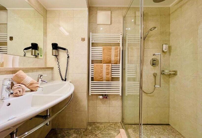 سوییت لوکس, Wellness Und Familienhotel Egger