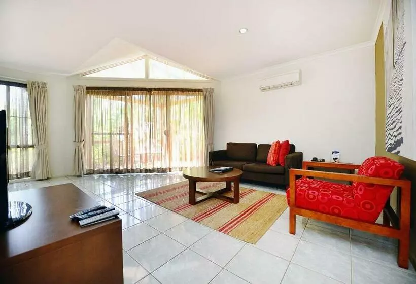 디럭스 자쿠지룸, Breakfree Aanuka Beach Resort