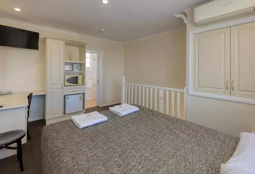 اتاق استاندارد, Coachman Hotel Motel