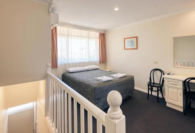 اتاق استاندارد, Coachman Hotel Motel