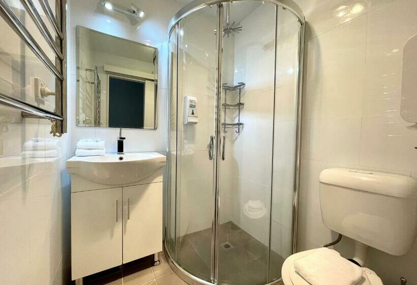 اتاق استاندارد چهار تخته, Cooma High Country Motel