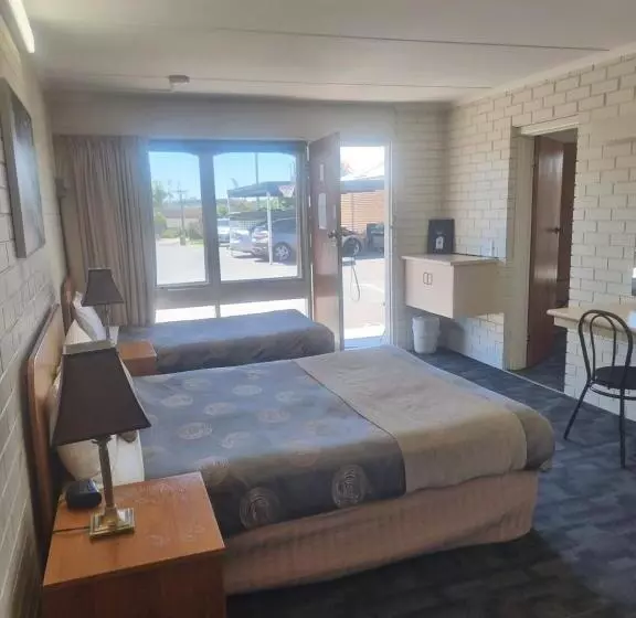 ファミリールーム, Hacienda Motel Geelong