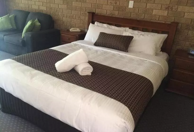 اتاق اجرایی سه نفره, High Country Motor Inn Bright