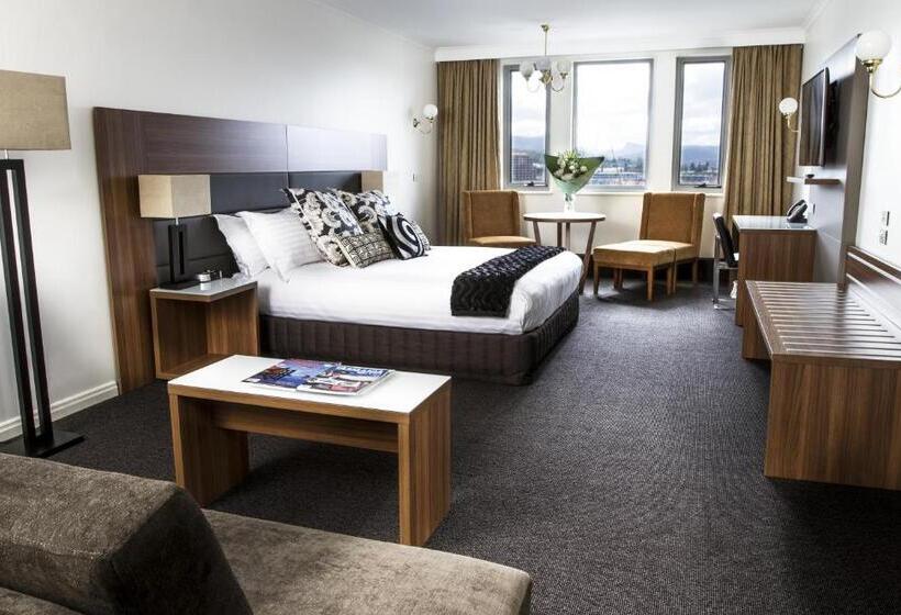 סוויטה עם נוף, Lenna Of Hobart