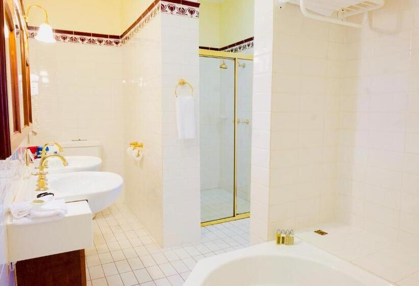 جناح مطلّ علي الجبل, Mountain Heritage