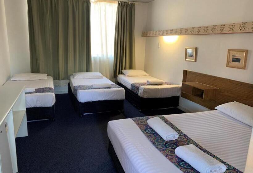Семейный Номер, Panorama Motor Inn