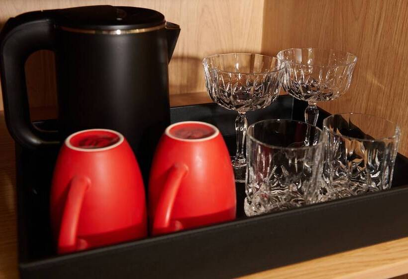 منزل غرفة نوم واحدة, Statesman