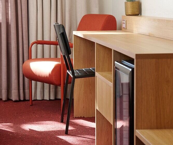 منزل غرفة نوم واحدة, Statesman