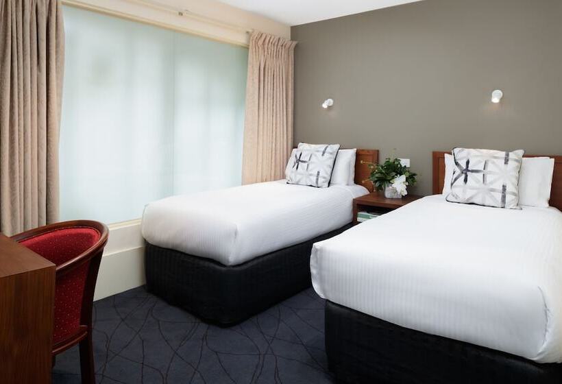 Номер Стандарт, The Victoria