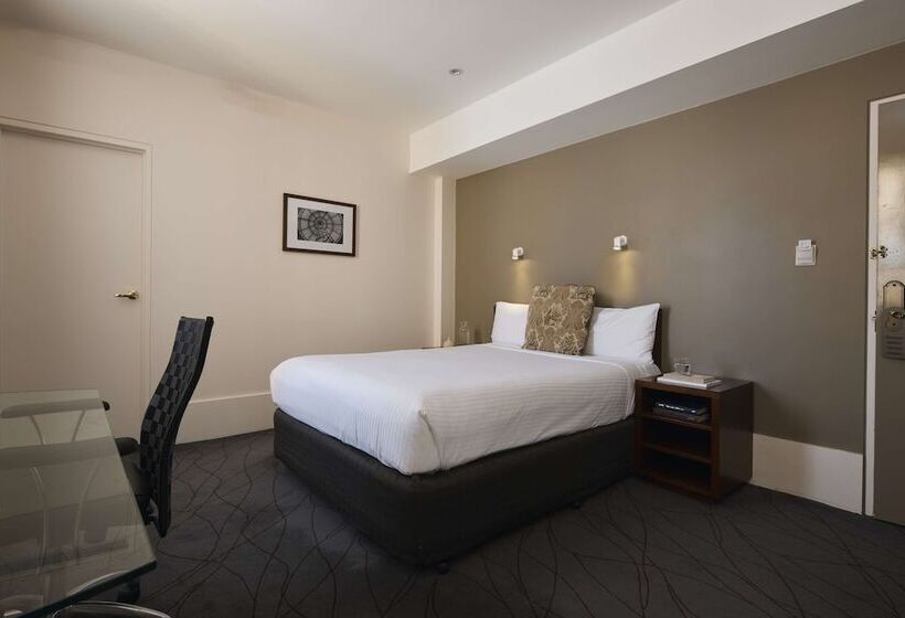 Номер Стандарт, The Victoria