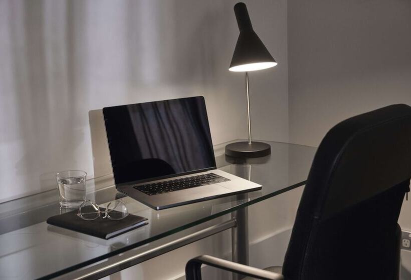 Номер Стандарт, The Victoria