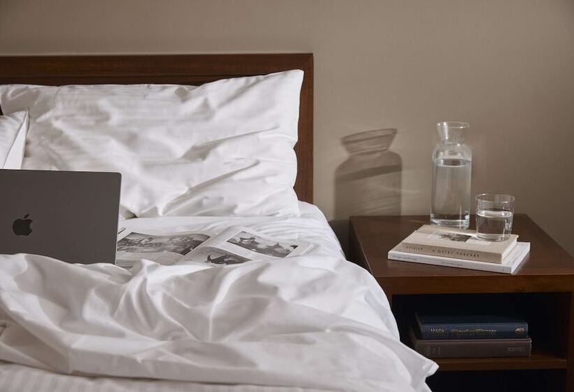 Семейный Номер, The Victoria