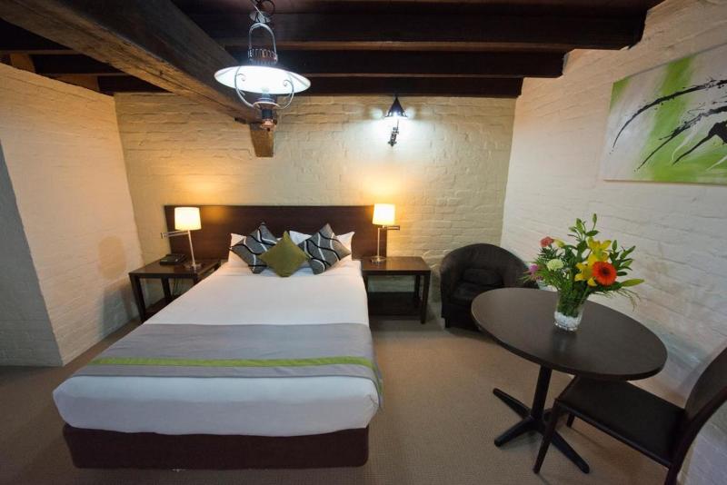 스탠다드 스튜디오, Leisure Inn Penny Royal Hotel & Apartments