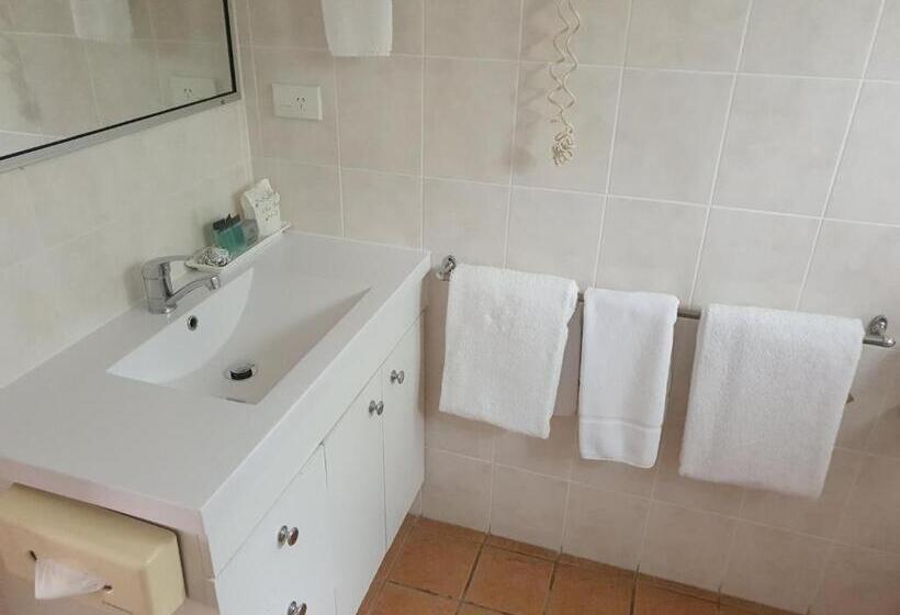 غرفة أساسية عائلية, Mcnevins Maryborough Motel