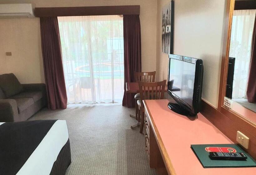 Номер Стандарт Вид на Бассейн, Mcnevins Maryborough Motel