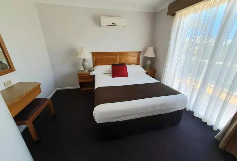 Sviitti Poreallas, Mcnevins Maryborough Motel