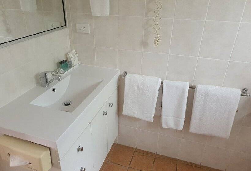 غرفة أساسية عائلية, Mcnevins Maryborough Motel