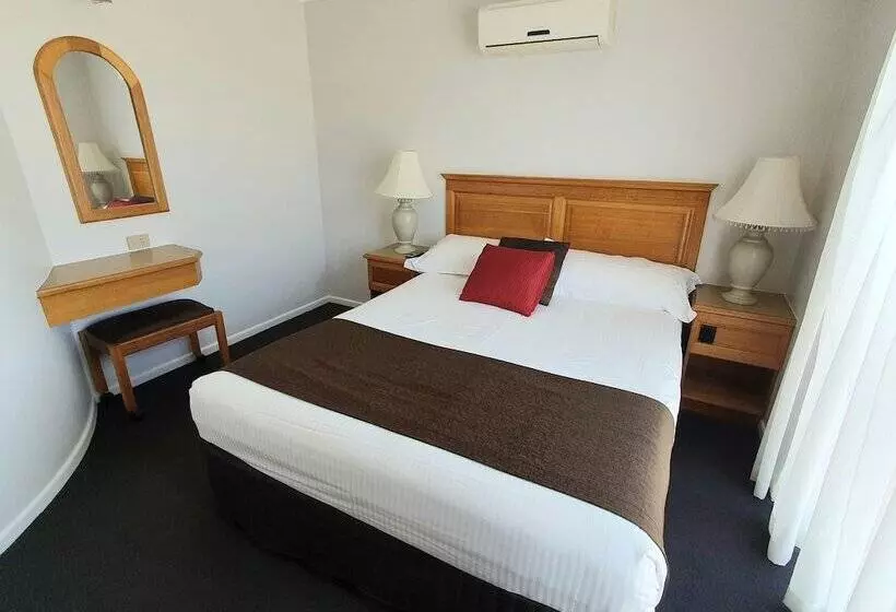 Sviitti Poreallas, Mcnevins Maryborough Motel