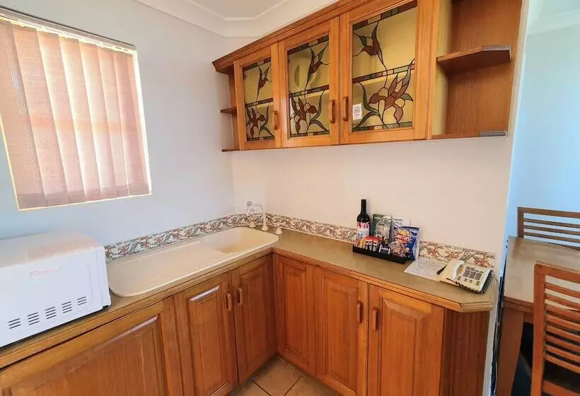 Sviitti Poreallas, Mcnevins Maryborough Motel