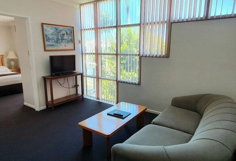 جناح مزود بجاكوزى, Mcnevins Maryborough Motel