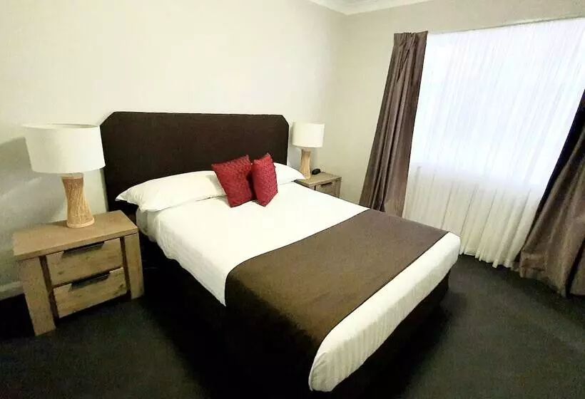 Perhesviitti, Mcnevins Maryborough Motel