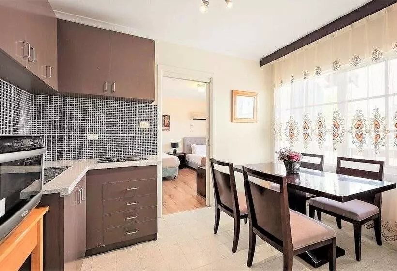 2 Bedroom Family Suite, Eltham Gateway Hotel & Conference Centre