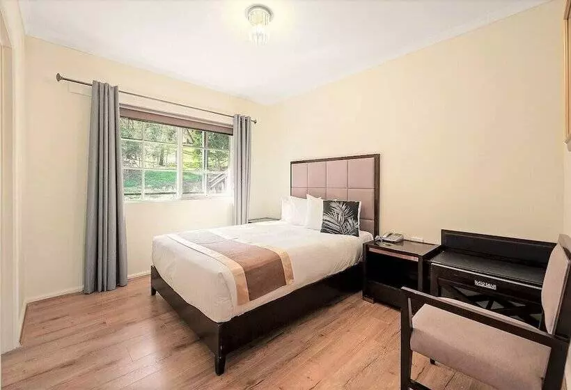 2 Bedroom Family Suite, Eltham Gateway Hotel & Conference Centre