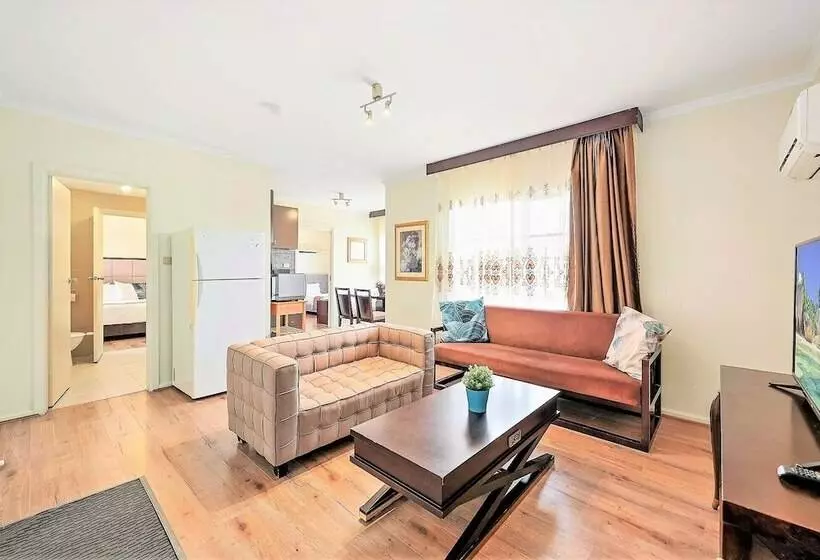 2 Bedroom Family Suite, Eltham Gateway Hotel & Conference Centre