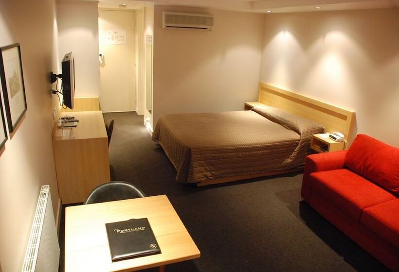 Номер Стандарт, Richmond Henty