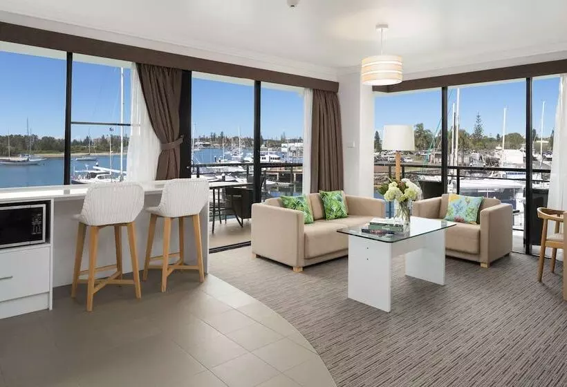 سوییت اجرایی, Sails Port Macquarie By Rydges