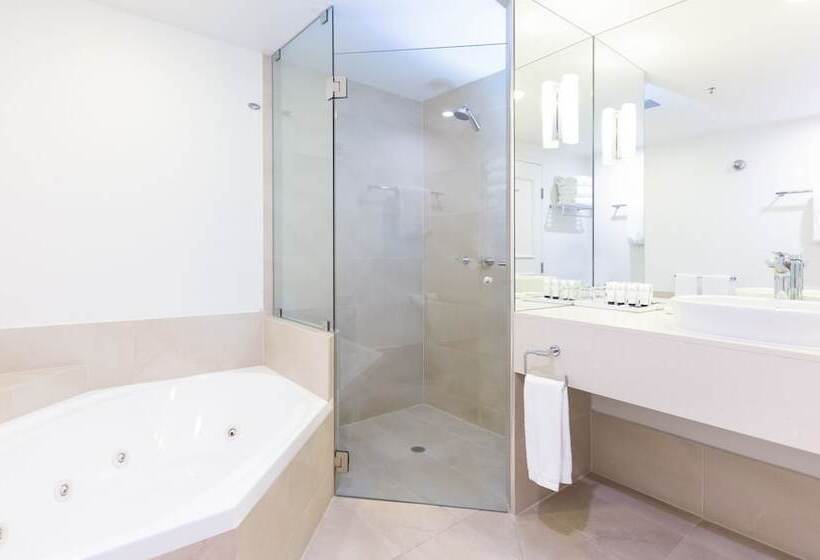 Номер Superior Вид на Бассейн, Sofitel Noosa Pacific Resort