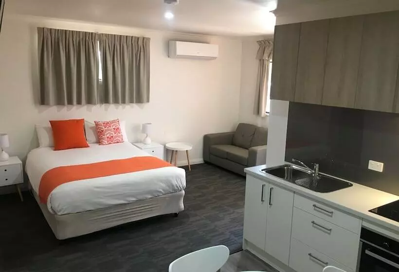 اتاق سوپریور, Sturt Motel