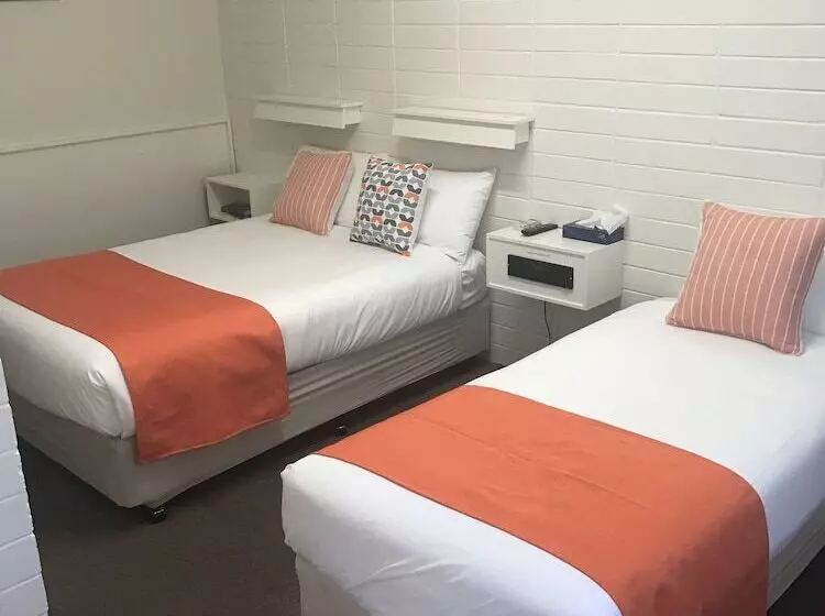 اتاق استاندارد, Sturt Motel