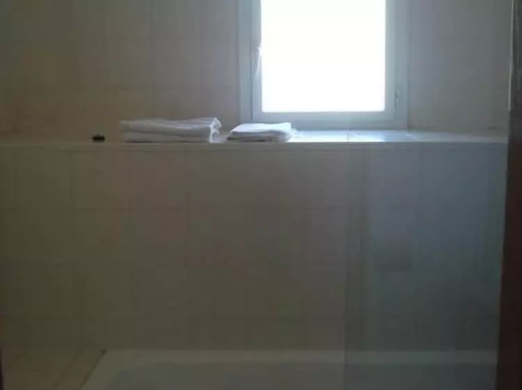 استودیوی استاندارد, Aparthotel Llempó