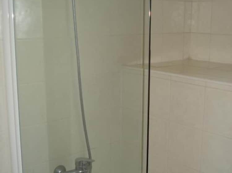 استودیوی استاندارد, Aparthotel Llempó